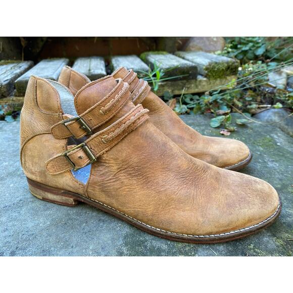 Free People Women's Size 39 US 8.5 US Brown Leather Ankle Straps Booties - Picture 1 of 13